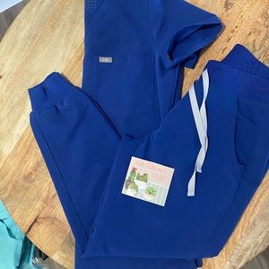 Figs scrubs winning blue set